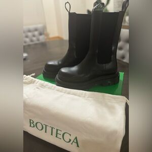 Bottega Veneta Chelsea Tire Boot. Color: Black/Black. Size: 39
